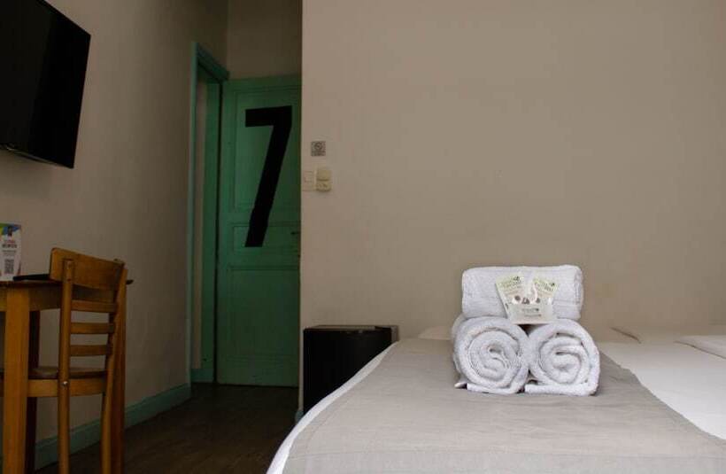 اتاق استاندارد سه نفره, Art Factory Soho