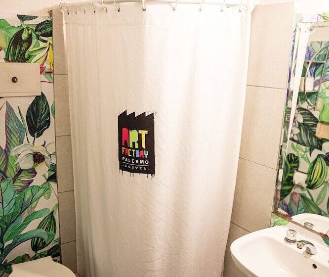 اتاق استاندارد چهار تخته, Art Factory Soho