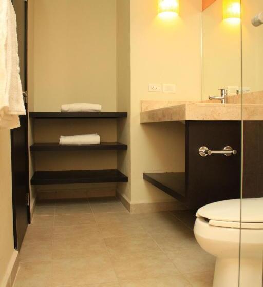 اتاق لوکس با بالکن, Angelo S