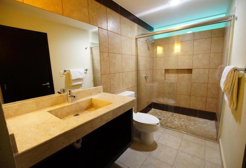 اتاق لوکس سه تخته, Angelo S