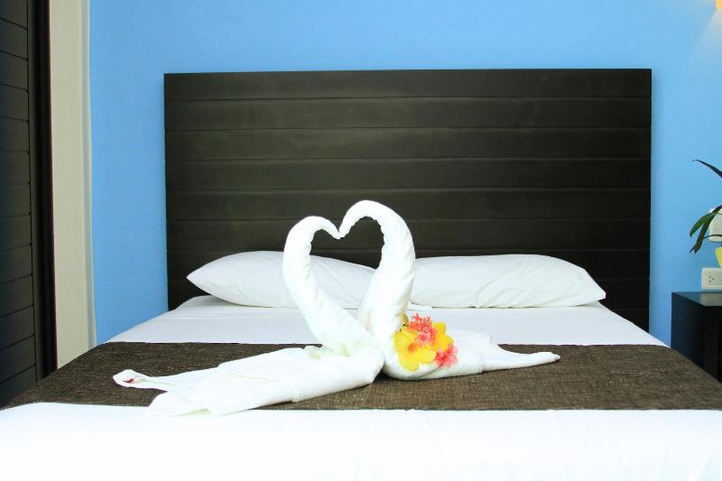 اتاق لوکس, Angelo S