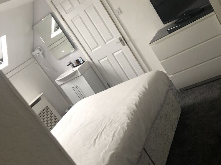 Номер Стандарт, Ashfield