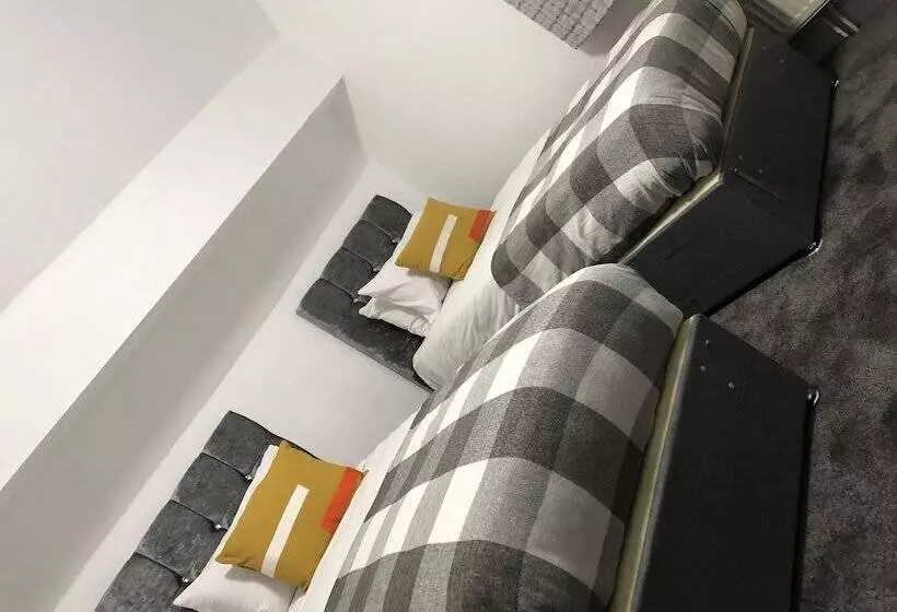 スタンダード４人部屋, Ashfield