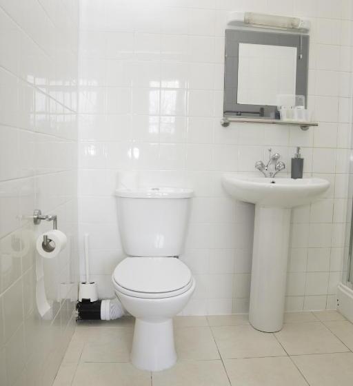 Четырехместный Номер Стандарт, Ashfield