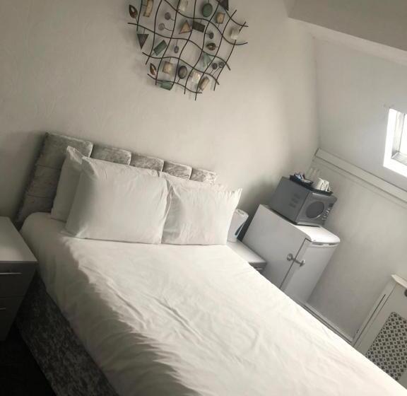 Четырехместный Номер Стандарт, Ashfield