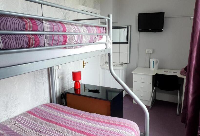 Standard Triple Room Shared Bathroom