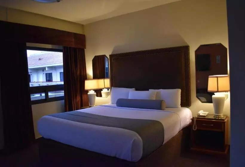 اتاق استاندارد, Frontiere Tijuana