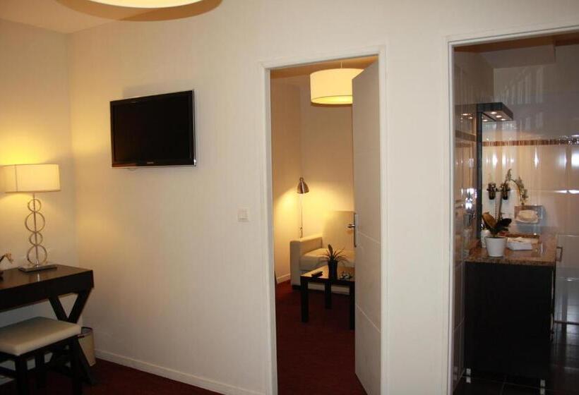 סוויטת ג'וניור, Burgevin