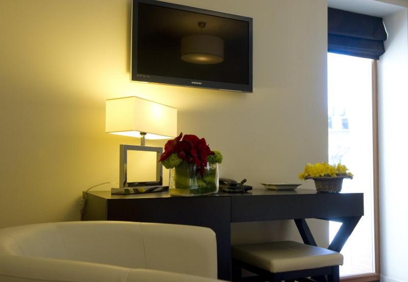 חדר סופריור, Burgevin