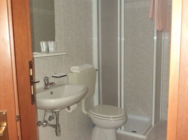 スタンダードトリプルルーム, Il Nibbio