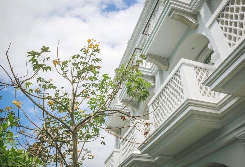 주니어 스위트, Little Nyonya