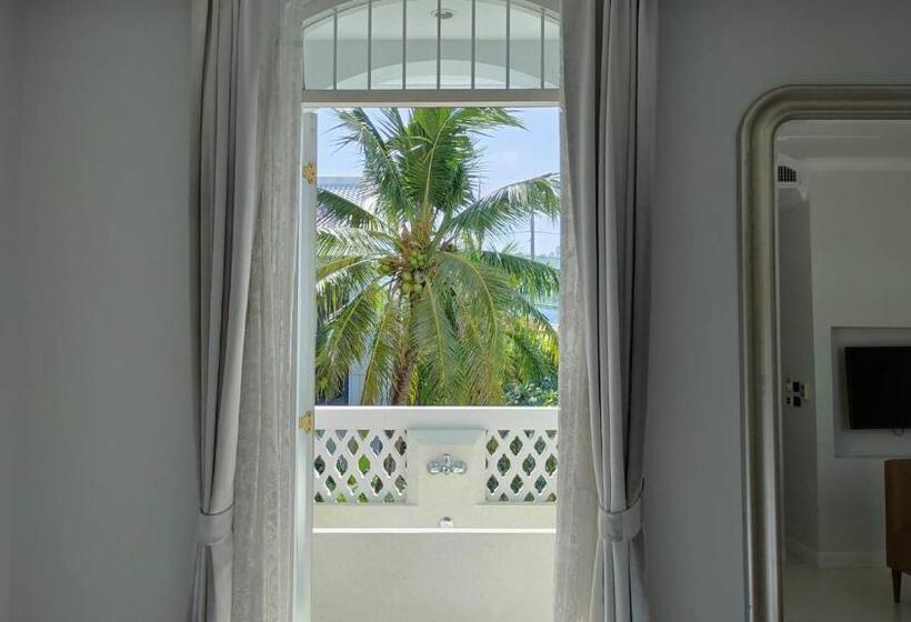 주니어 스위트, Little Nyonya