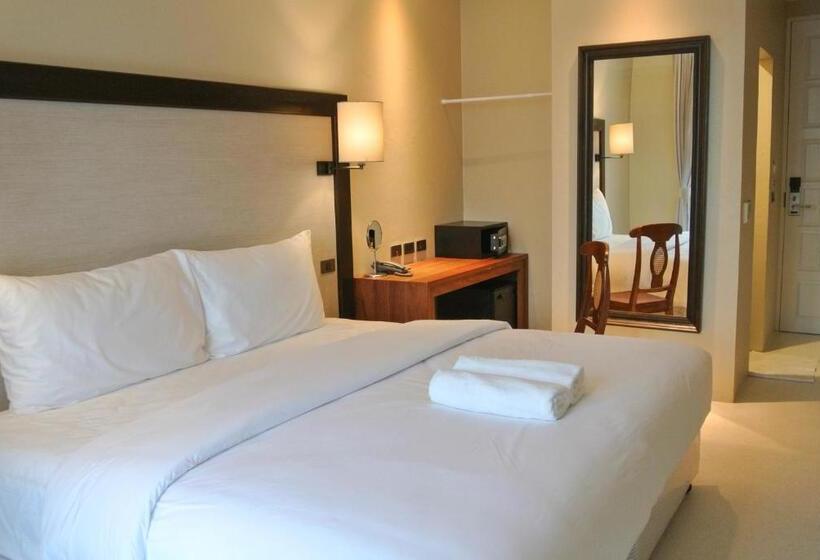 수피리어 룸, Little Nyonya