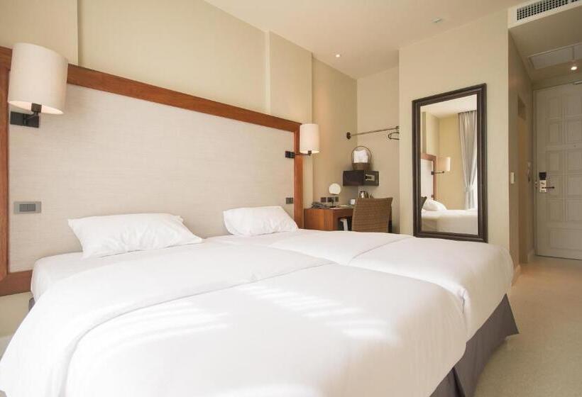 수피리어 룸, Little Nyonya