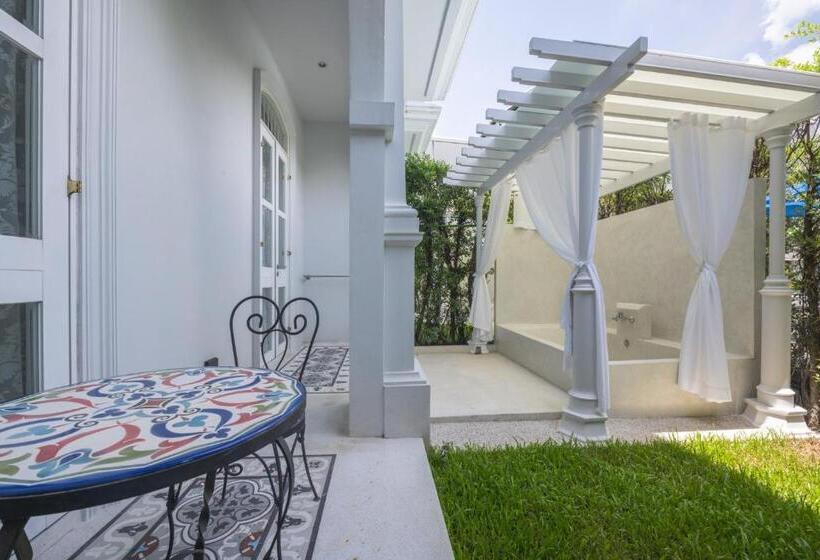 테라스 주니어 스위트, Little Nyonya