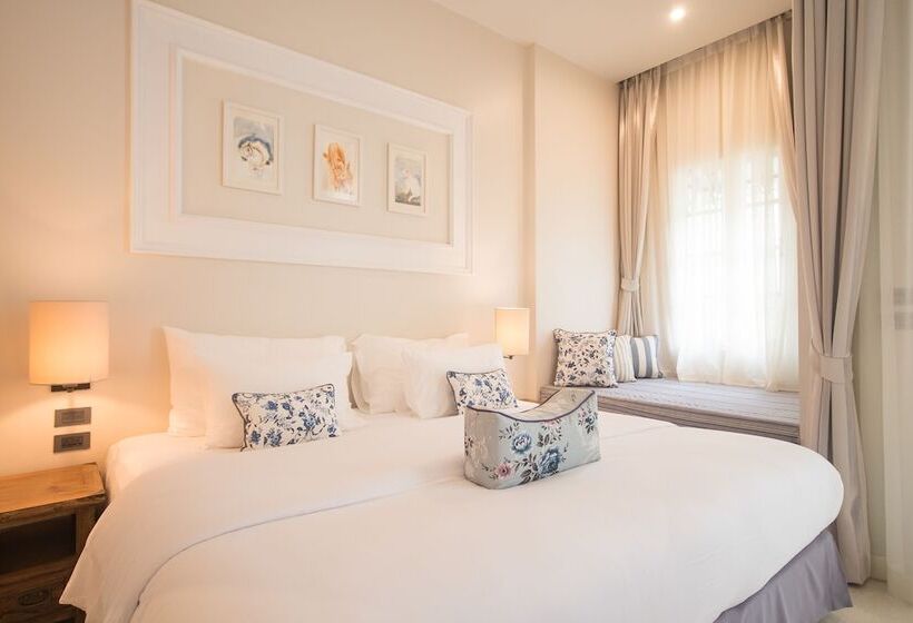 디럭스 룸, Little Nyonya