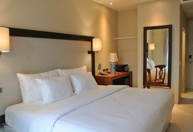 수피리어 룸, Little Nyonya