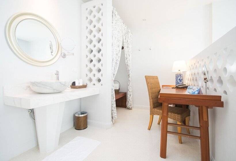 테라스 주니어 스위트, Little Nyonya