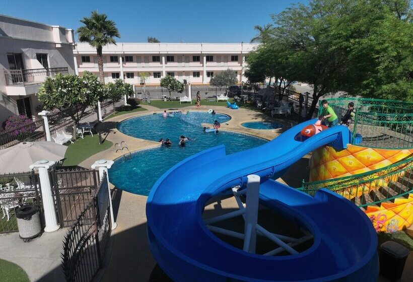 סטודיו משפחתי, Santorian