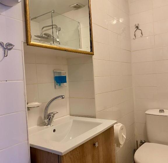 标准单人间, Taşhan