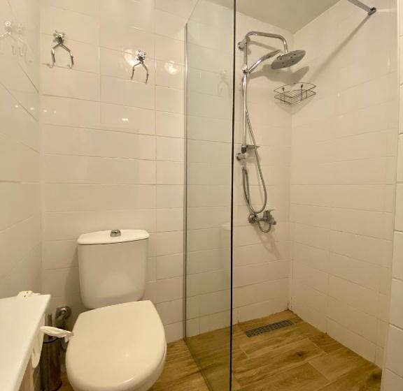 标准单人间, Taşhan