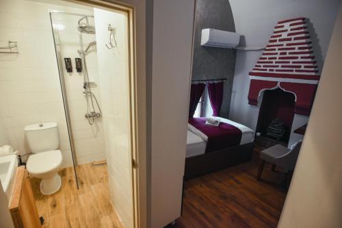 标准单人间, Taşhan