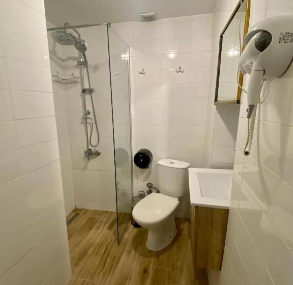 标准三人间, Taşhan