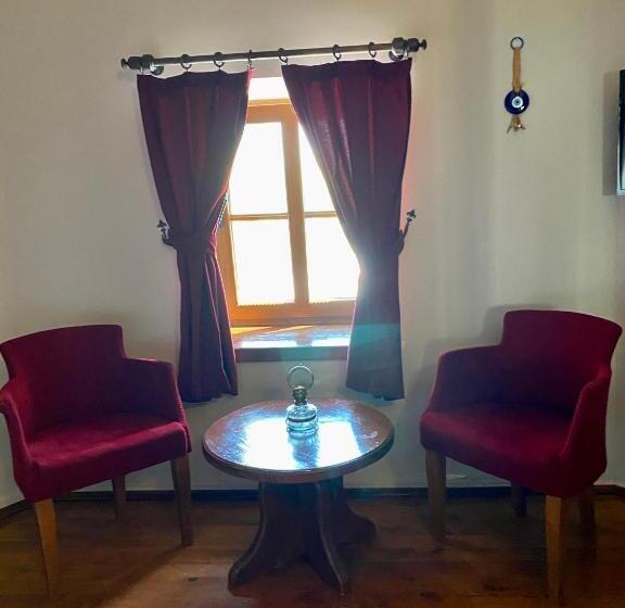 标准三人间, Taşhan