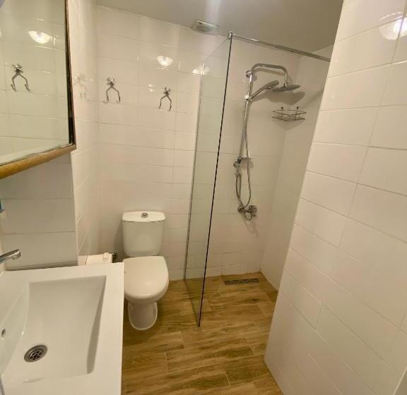 标准三人间, Taşhan