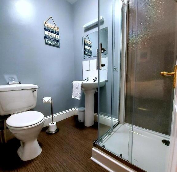 اتاق استاندارد, The Seale Arms