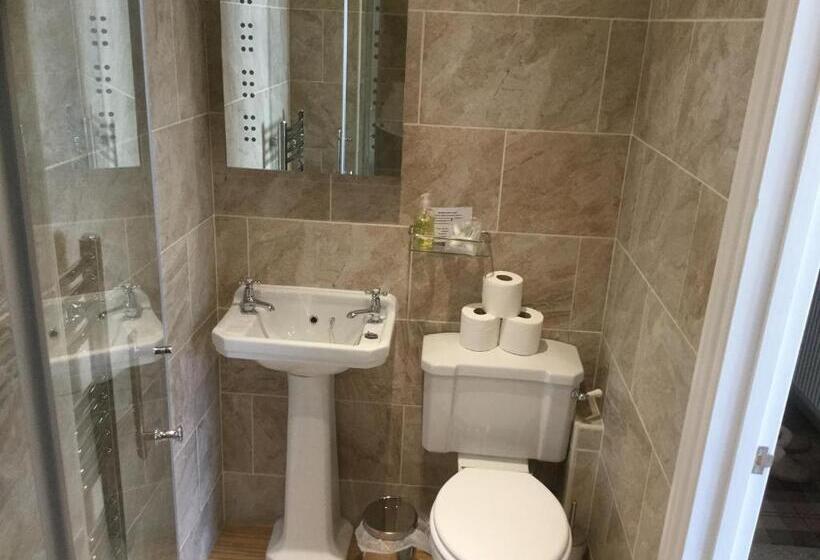 חדר משפחתי, Glenora Guest House