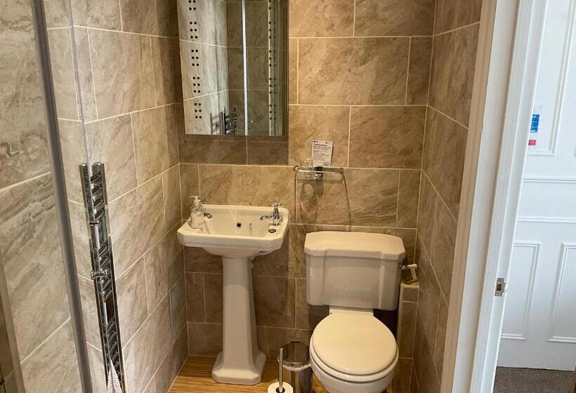 חדר משפחתי, Glenora Guest House