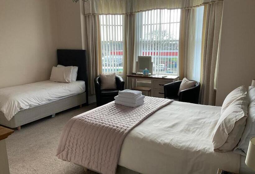 חדר משפחתי, Glenora Guest House