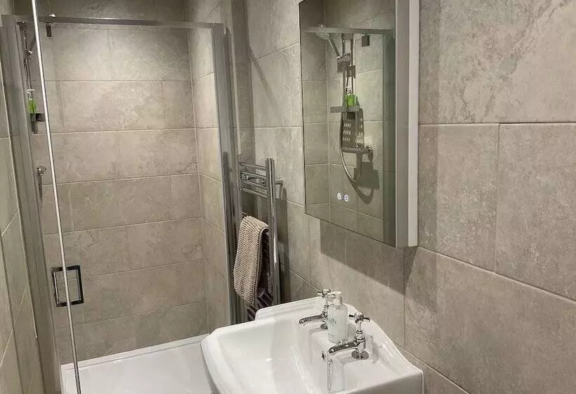 اتاق استاندارد, Glenora Guest House