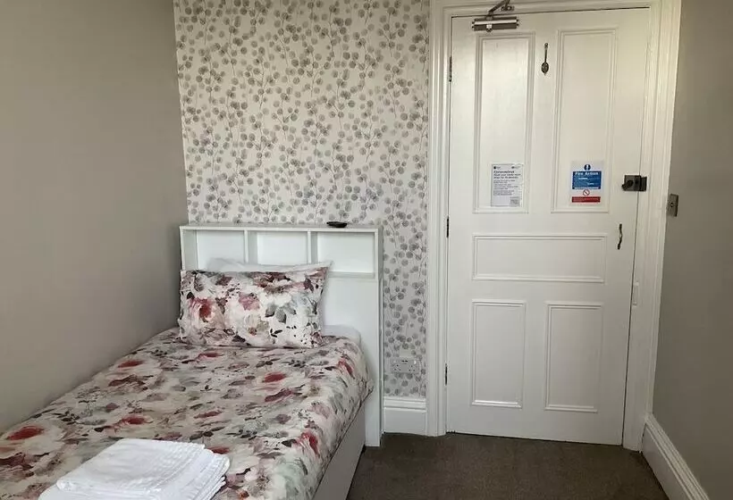 اتاق استاندارد یک نفره, Glenora Guest House