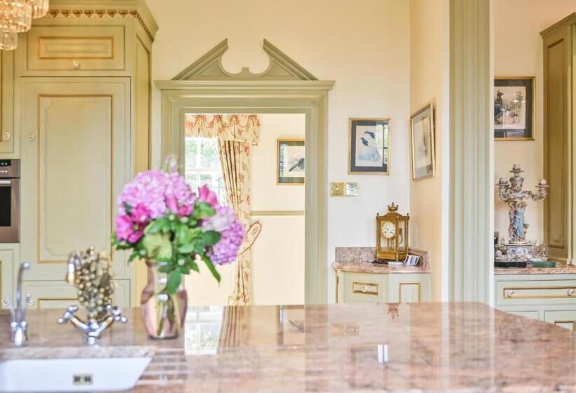 Апартаменты 3 Спальни Вид на Море, Saltcote Place