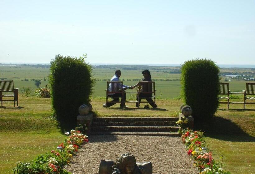 Апартаменты 3 Спальни Вид на Море, Saltcote Place