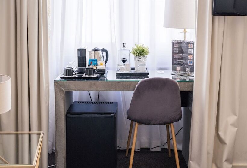 اتاق خانوادگی, The Art Inn Lisbon