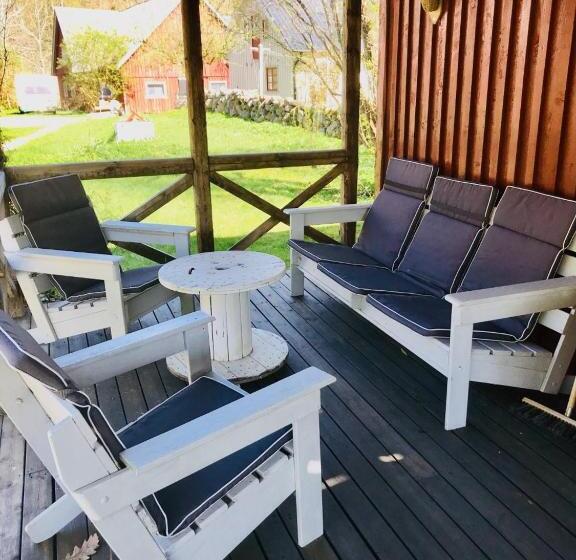 בקתת חדר, övraby Stuga