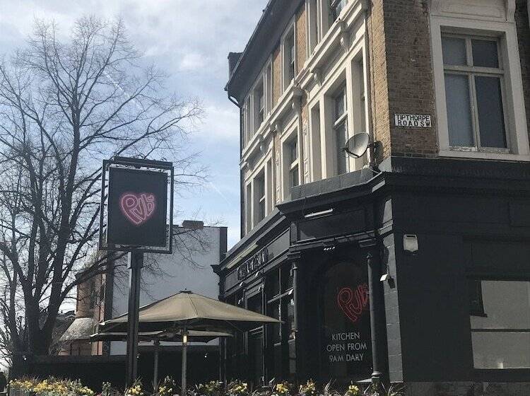 공용 욕실 구비 공동 객실 내의 침대, Publove @ The Crown Battersea