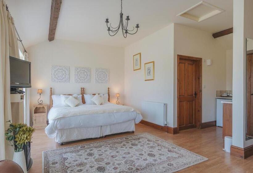 デラックスルーム, Brickfields Farm