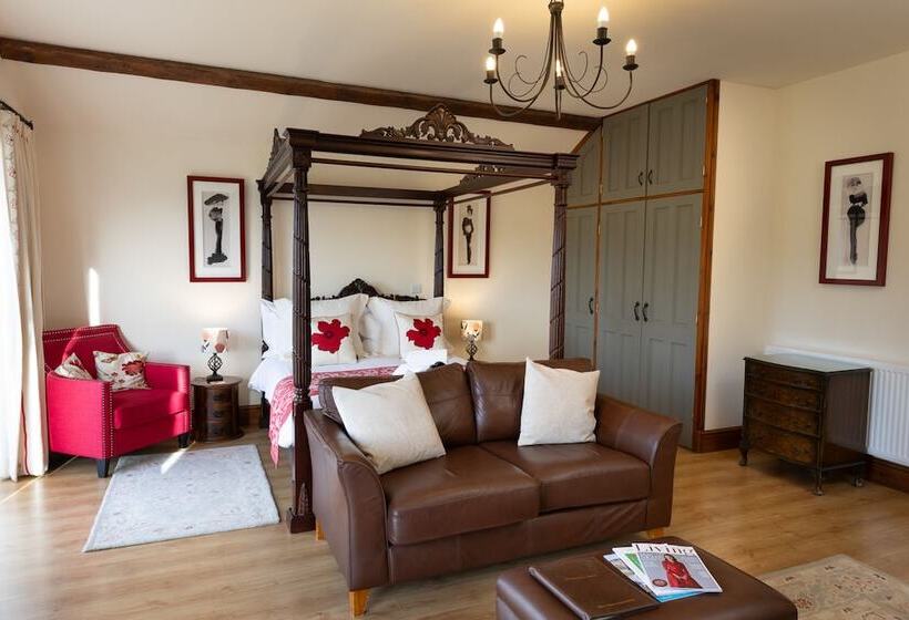 Номер Стандарт, Brickfields Farm