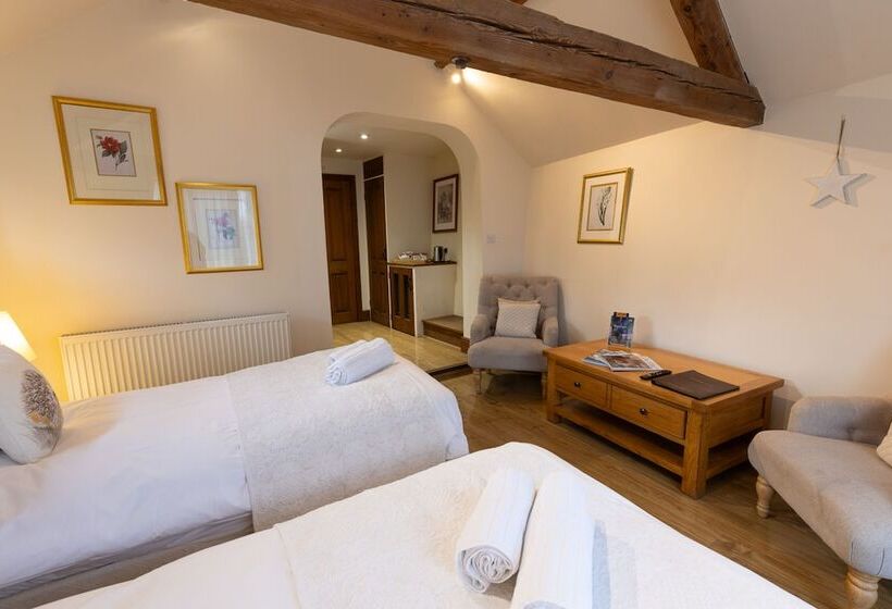 Номер Стандарт, Brickfields Farm