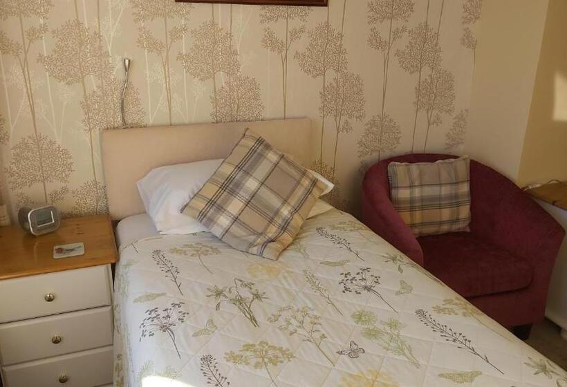 غرفة قياسية فردية, Ornum House