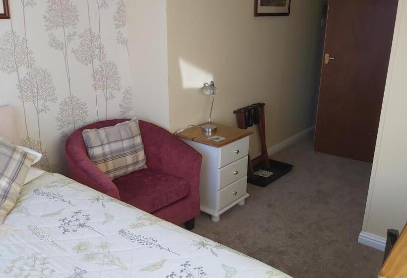 غرفة قياسية فردية, Ornum House