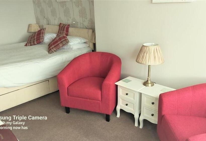 غرفة ديلوكس, Ornum House