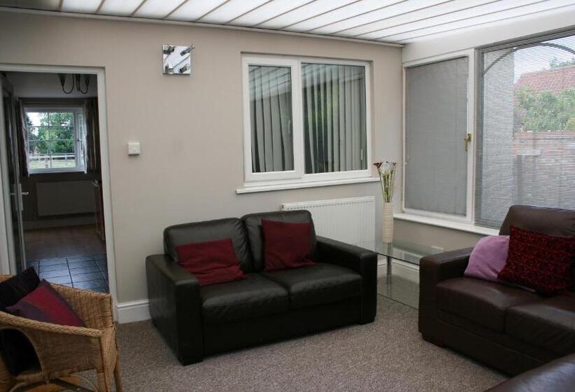 Apartament 2 Sypialnie, The Manor Guest House