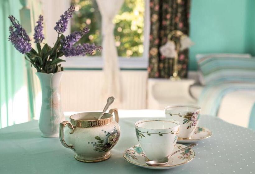 三人经典房间, Dawson Place, Juliette's Bed And Breakfast