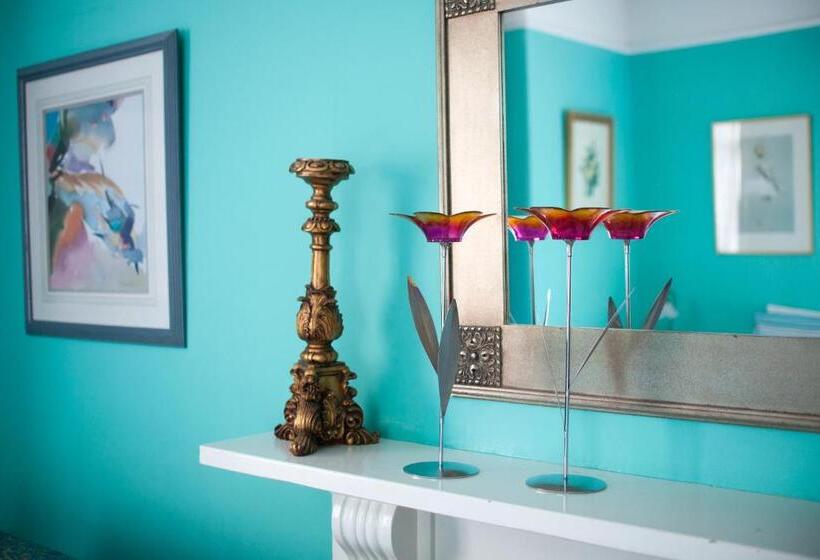 三人经典房间, Dawson Place, Juliette's Bed And Breakfast