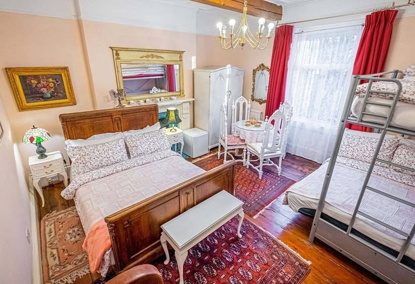 家庭间, Dawson Place, Juliette's Bed And Breakfast